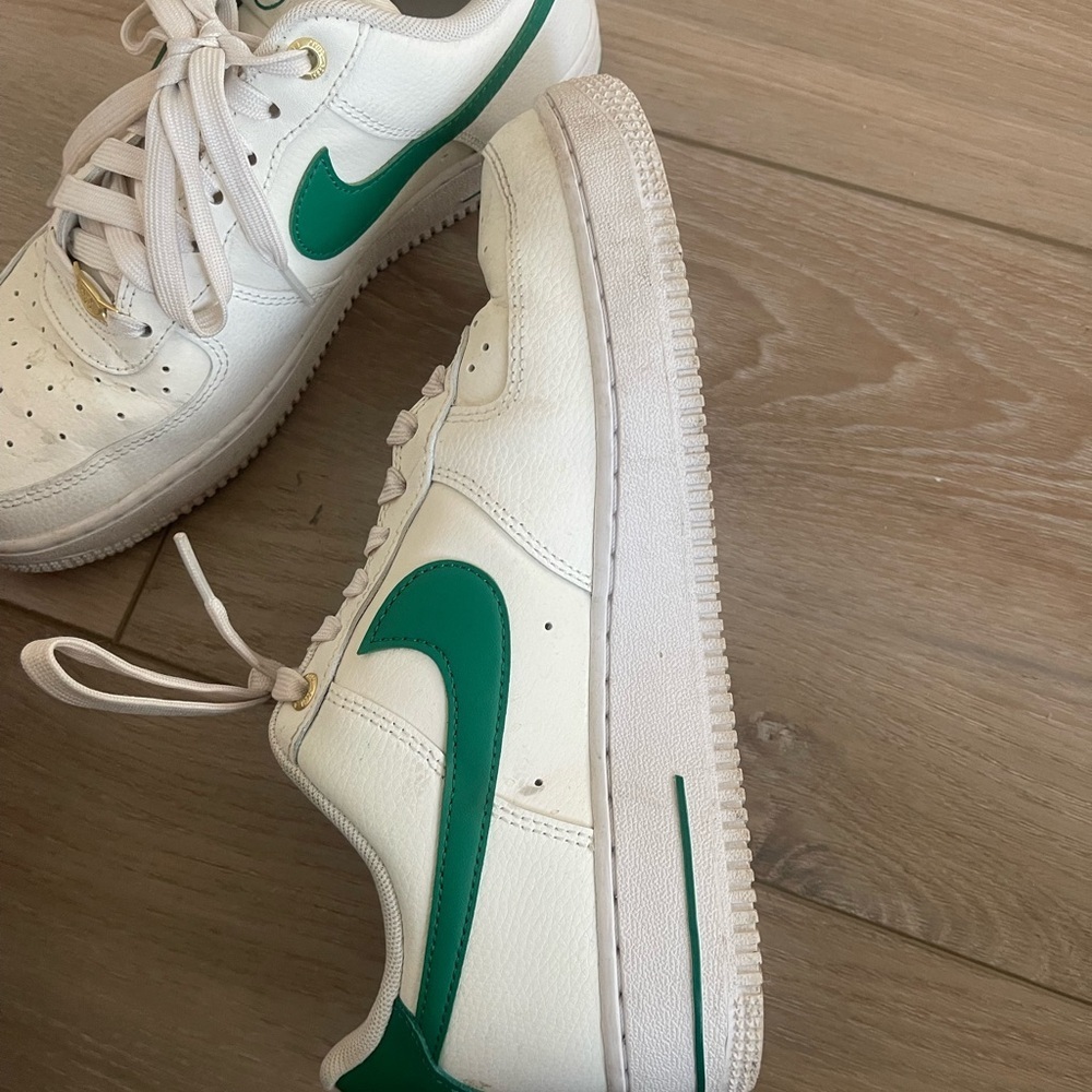 Nike Air Force 1 ‘07s White Sneakers with Green 40th Anniversary - Picture 4 of 8